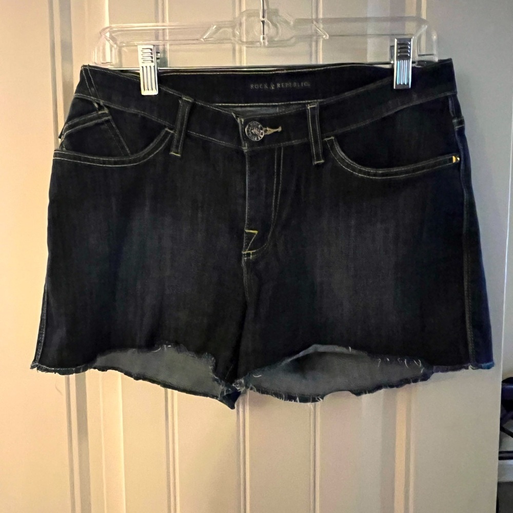 Rock & Republic Women's Dark Wash Denim Shorts, raw hem, 3” inseam, size 6